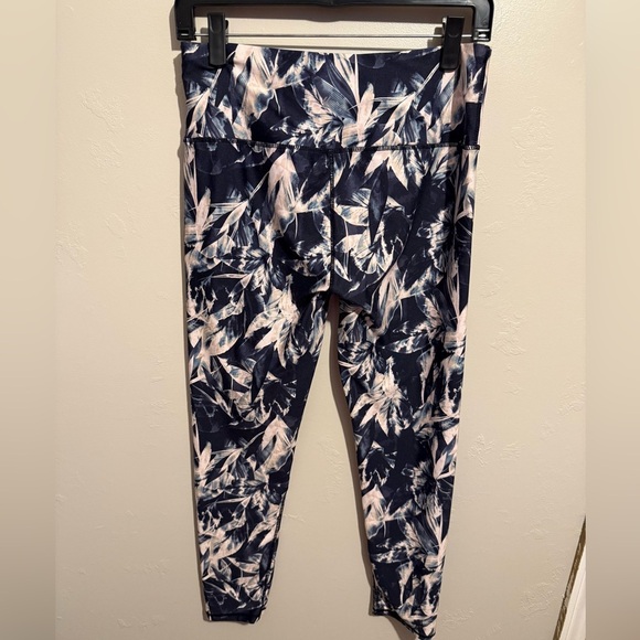 Kyodan Floral Leggings Tropical Print Blue Gray Pink Size Large Activewear EUC - Picture 9 of 11